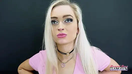 Starlette Storm: фигуристая блондинка дрочит лизание очка игрушкой игра с интенсивной жарой!