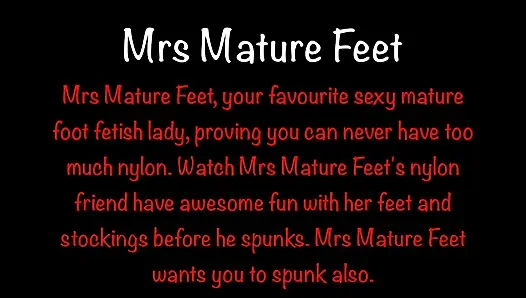 Mrs Mature, Füße Und Ihr Nylonliebhaber 453