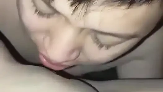 Mereka meninggalkanku di rumah sendirian dengan saudara tiriku