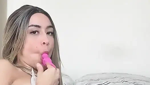 Skinny Girl Crazy for You to Come Eat Her