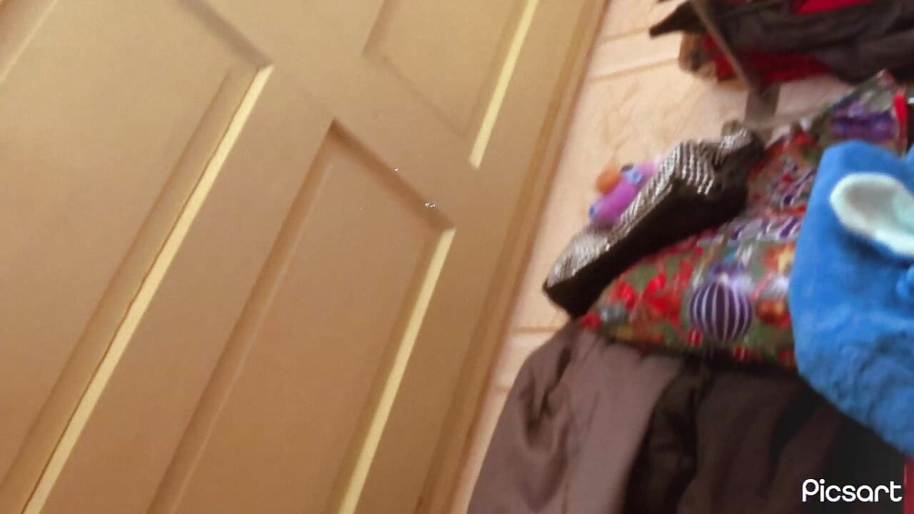 Гола красуня в готичному шкарпетках