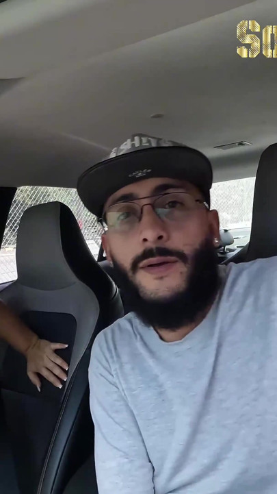 Tight Pink Pussy Crushed in the Car During an Unscripted Encounter