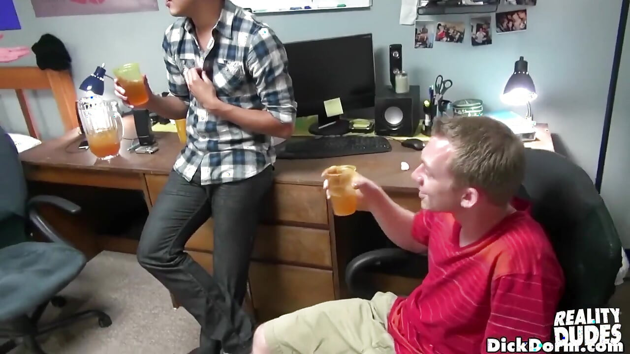 Reality Dudes - Shane, Luke Adams and the Other Guys Turns Hanging Out in a Dorm Into a Full on Gay Orgy Session