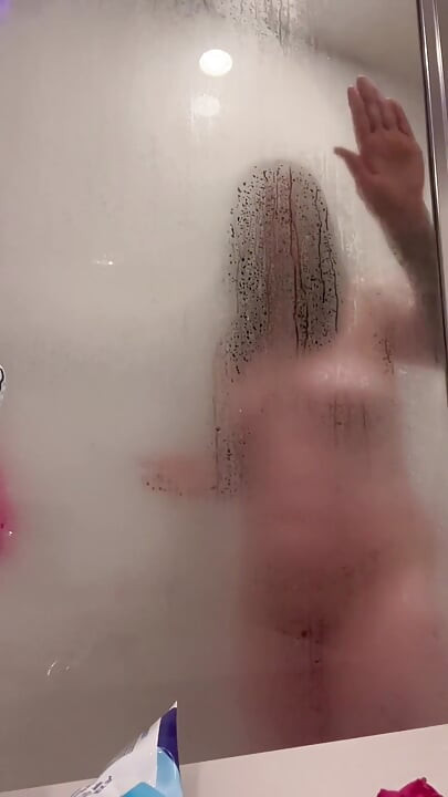 Shower, Fingering, Dildo and Squirt