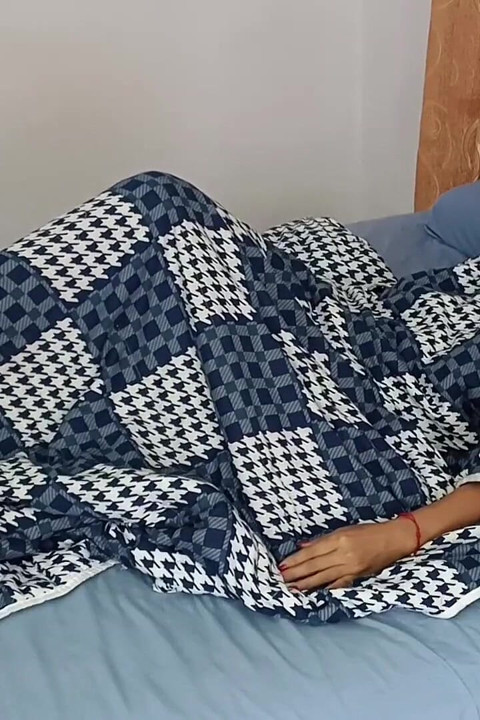 Pagi yang indah banget nih, memekku dientot habis-habisan sama abang tiriku sendiri!