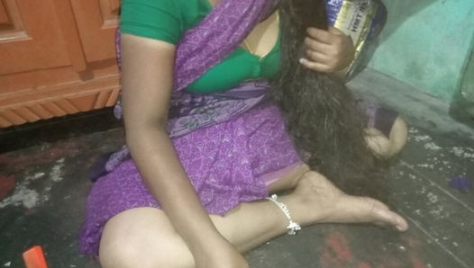 Tamil tia mostrando peitos e mijando