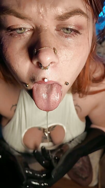 Sploshing Day for That Whore Addicted Aboout Latex and Drooling