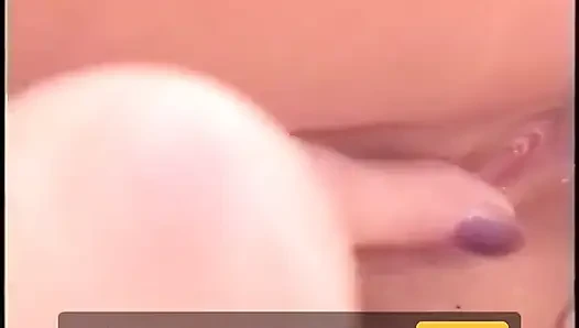 Pria kontol besar suka menyetubuhi memek pada pelacur biseksual cantik ini