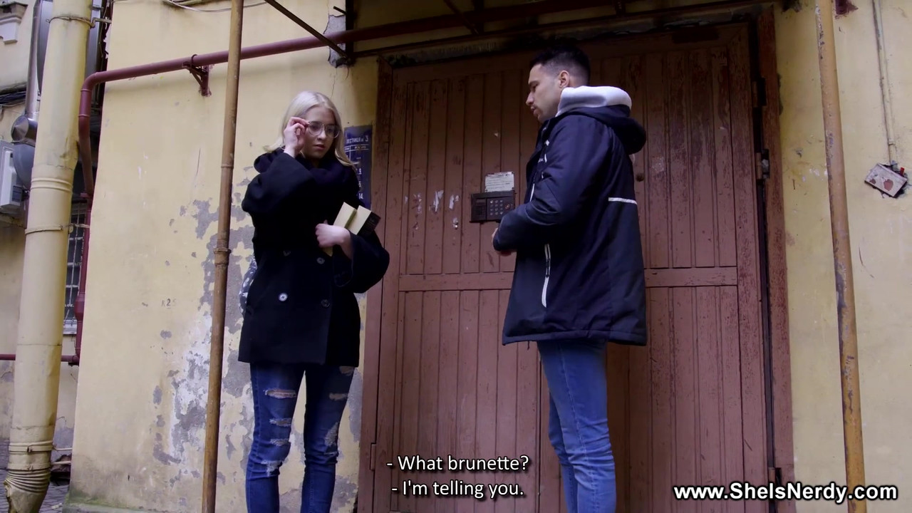 她是书呆子，维多利亚把戏，操天真的书呆子女友