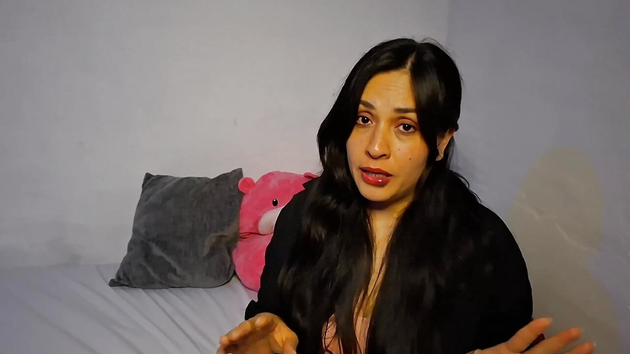 ASMR Roleplay Tu NOVIA te CUIDA