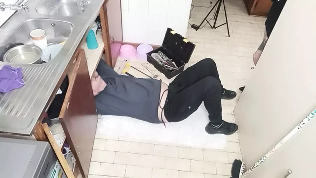 House lady looking for some dick