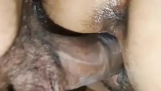 Choti sali ko akele pakr chod diya , room me akeli soi hui thi