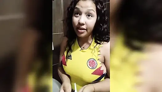 Думаю мне мало женщины, для меня муж всегда отвергает меня, я говорю ему, я хочу трахаться и все заканчивается не так!