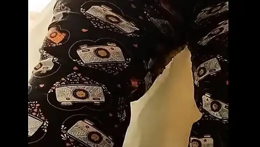 Pee show off