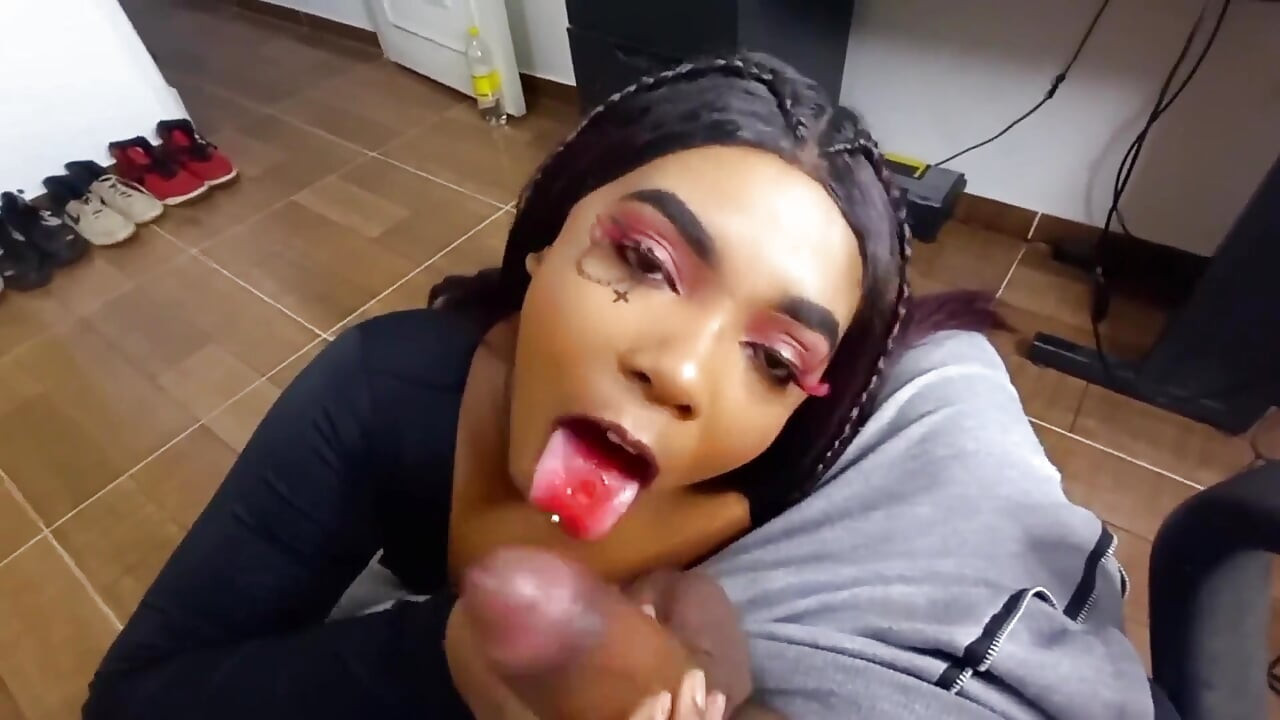 Det är inte vad det verkar !! Knulla mig och säg inte ett enda ord !!