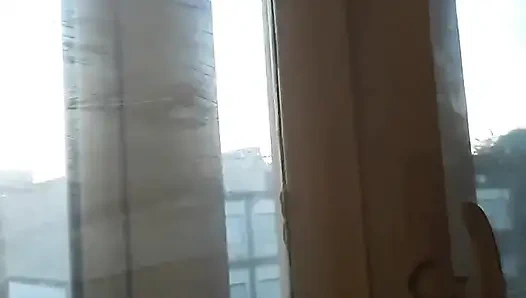 Persetan menempel di jendela dan bercinta dengan saya