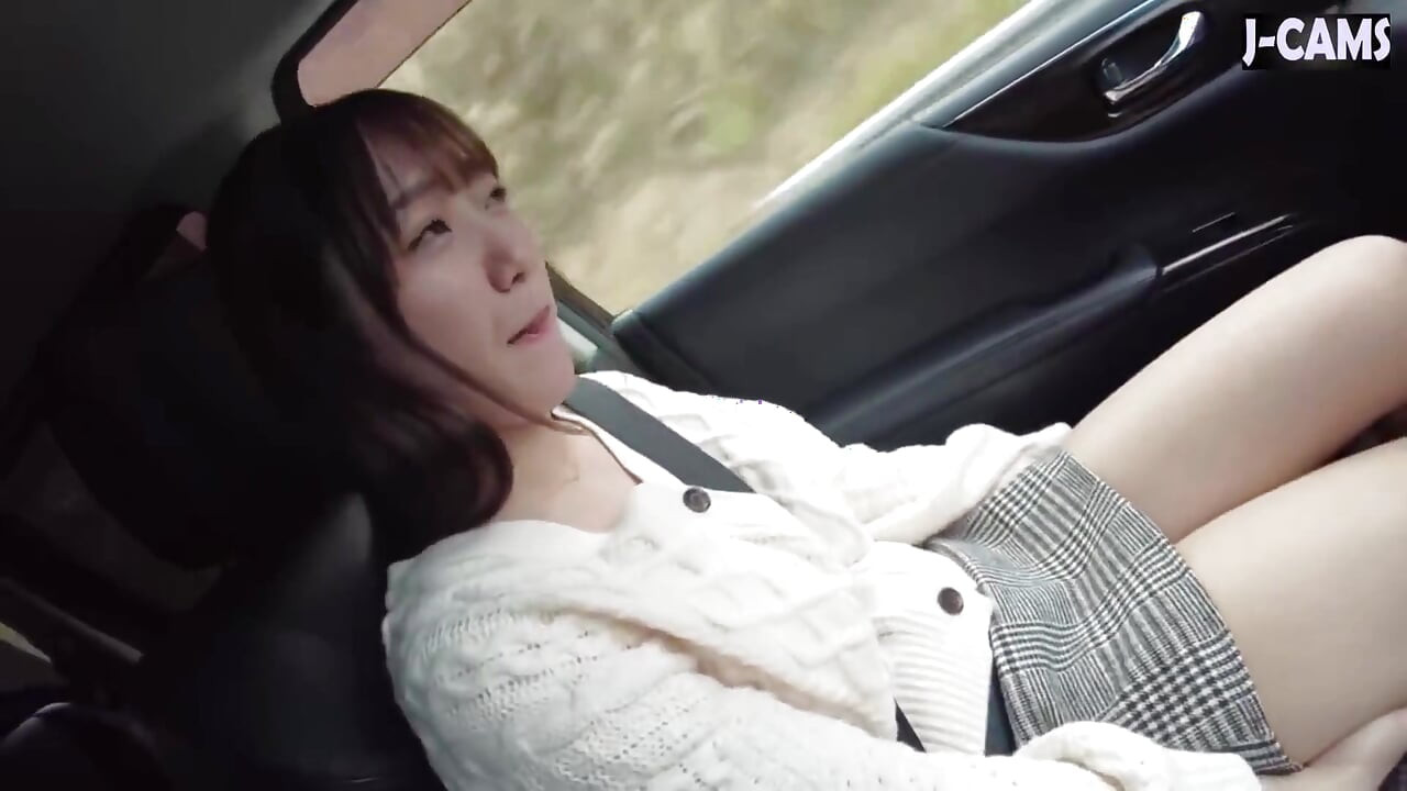 Affectionate Busty Tour Guide Teases with Sweet Exposure and a Willing Smile Part 2