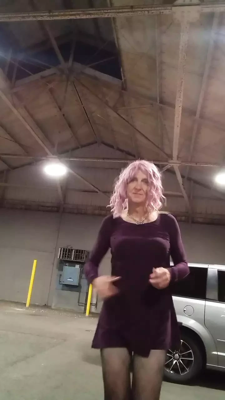 Selin će uživati u još jednom lepom večeri. Ona samo želi da si bio sa njom.