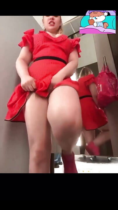 Ricky làm tình trong phòng thử đồ