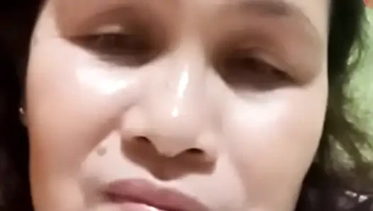 Assy wants satisfaction to make love as a video call sex