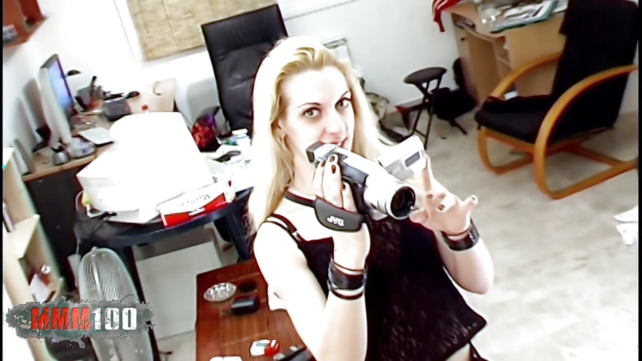 チェコの美女スザナ&フレンチブロンドのジェシカ - ハードコアスリーサムフェラチオ射精