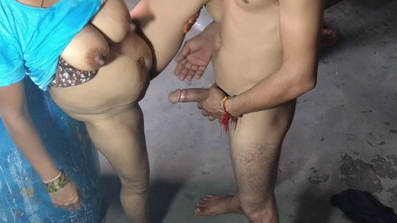 德西印度男孩和家庭主妇双性爱