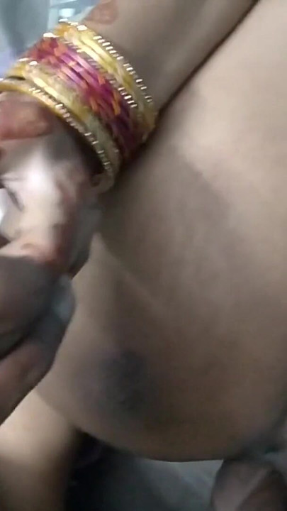 Viktigt ögonblick från "Desi hot bhabhi"