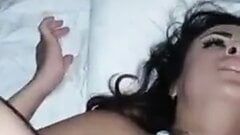 Novia mexicana tiene orgasmo tembloroso