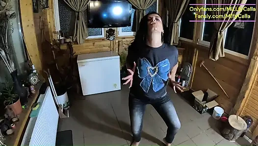 Роскошные шубы и военная мастурбация в пуховике с грязным разговором