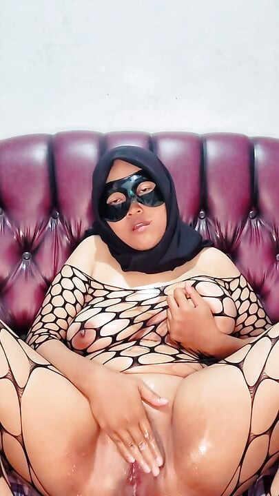 A Girl Who Is Alone With Her Boyfriend Is Squirting