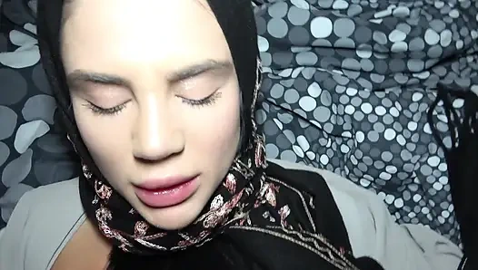 Müslüman Tesettürlü Bebeğin Üvey Erkek Kardeşiyle Gizli Seksi