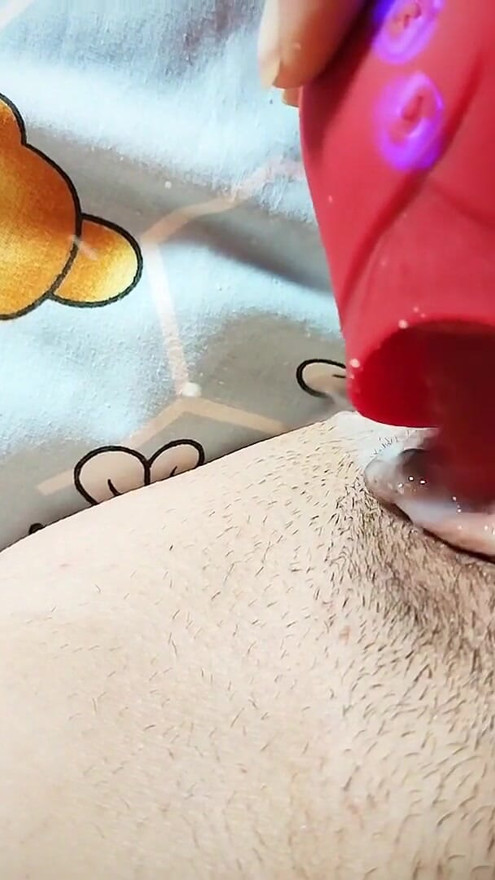 Licks non-stop, I can't stop enjoying myself | Clip 1