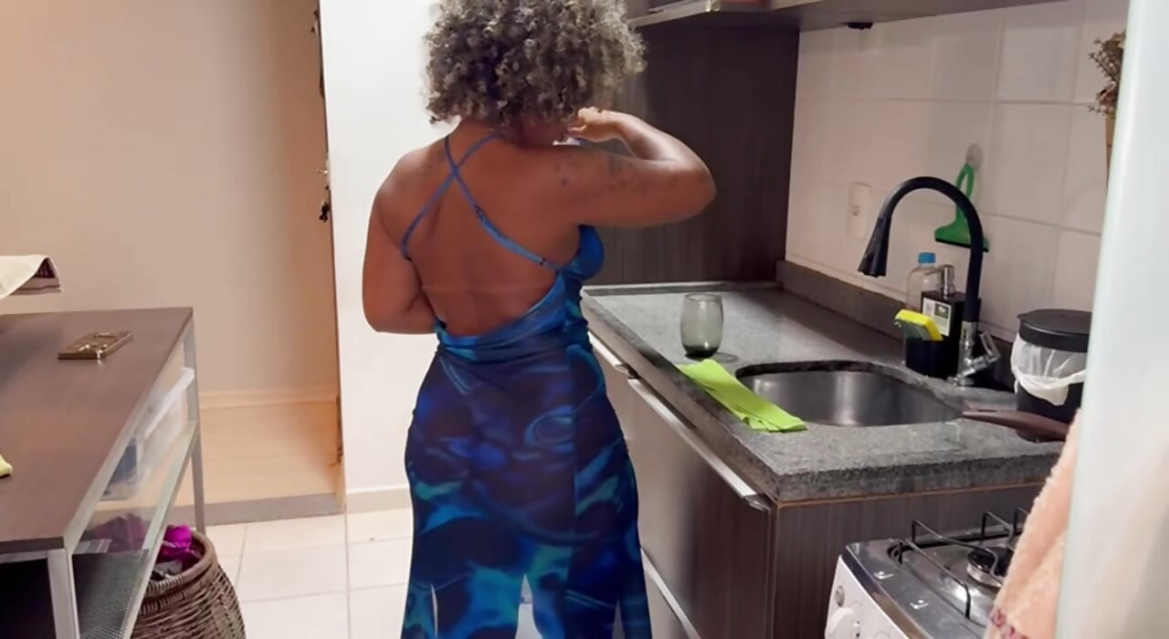 Fucking the Hot Teen at a Stepfamily Party