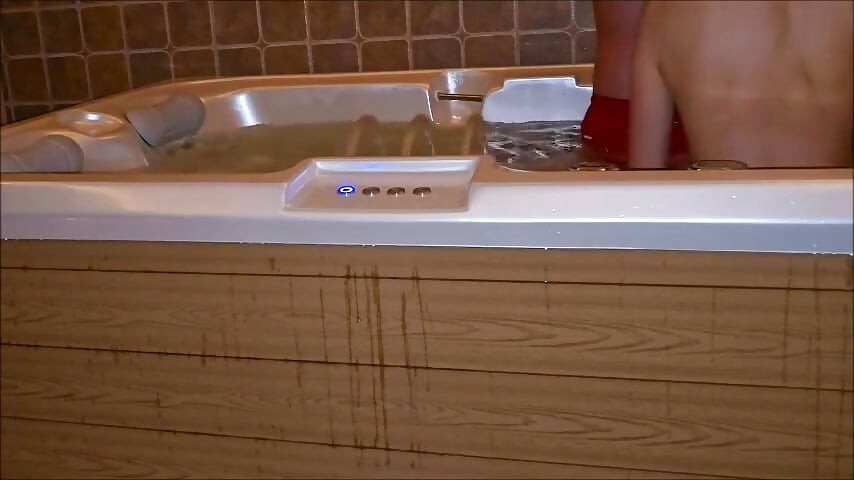 U wellnessu s kavezom za čednost