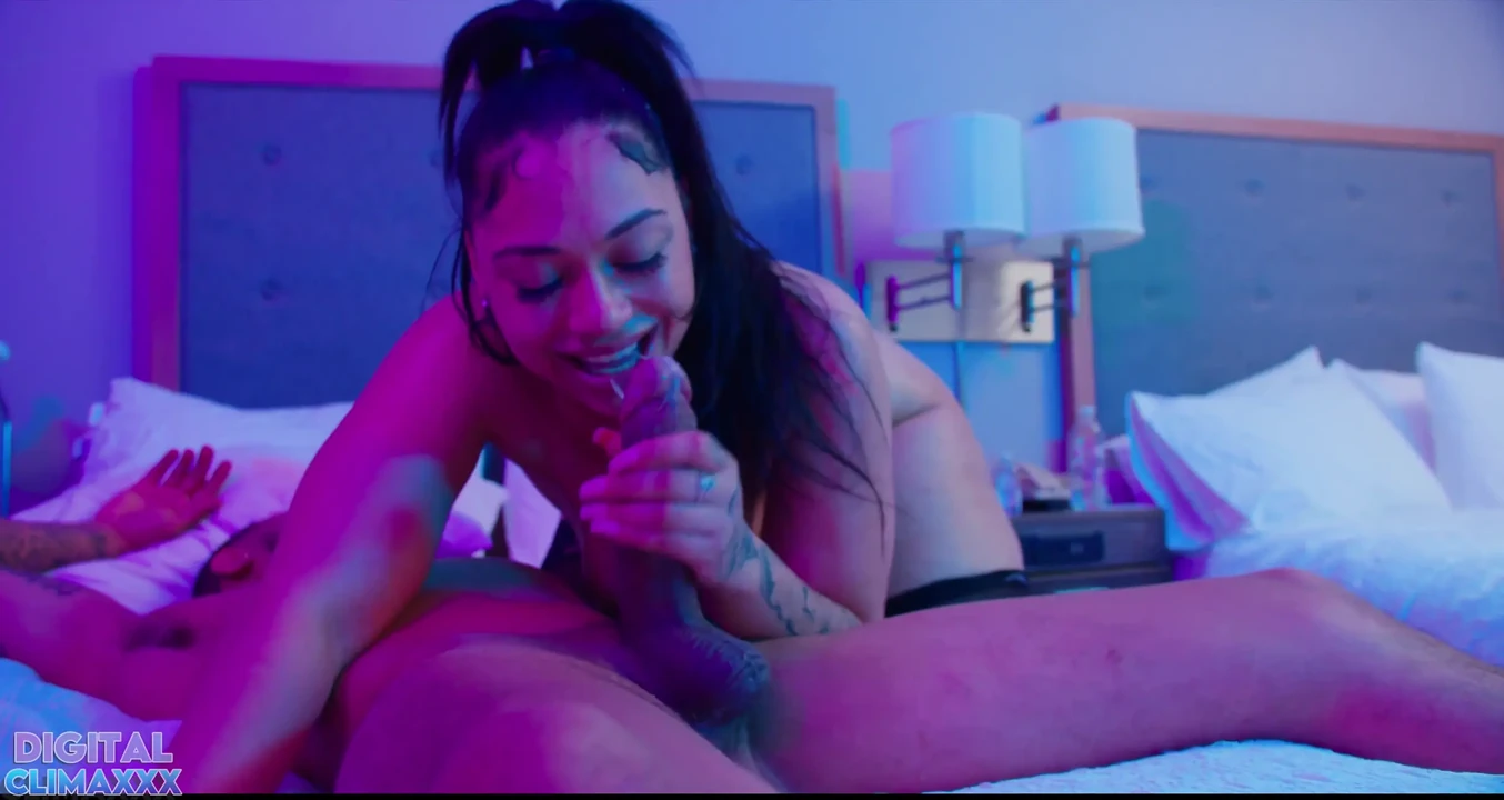 Honey Tsunami Fucking & Squirting Everywhere