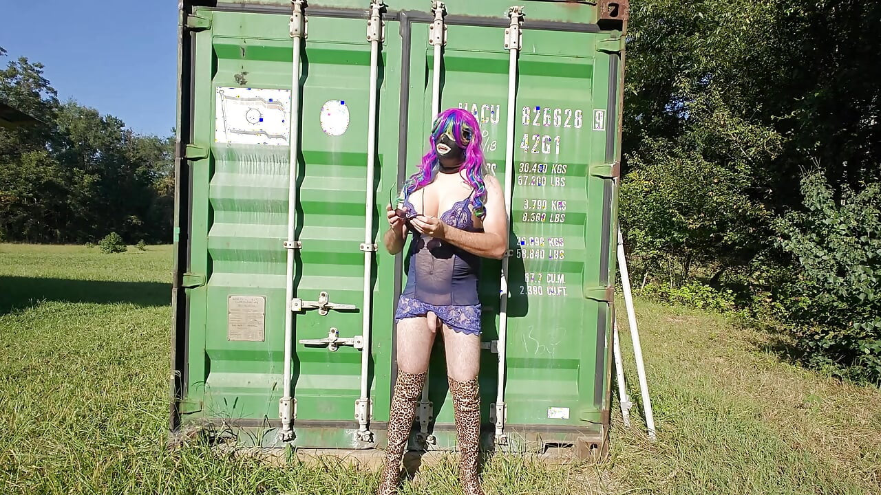 Crossdresser outdoors masturbation sessions