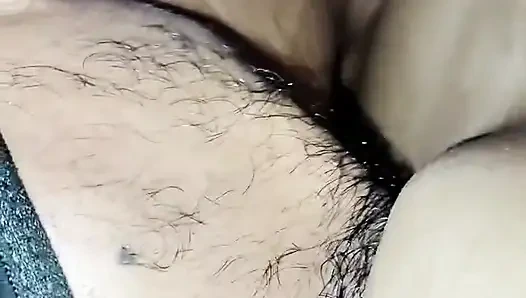 Meri Randi biwi lund maang rahi hai