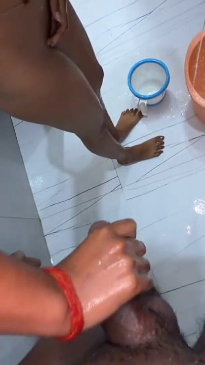 My stepbrother saw me taking a bath naked in the bathroom, seeing my sexy tight pussy. | Clip 1