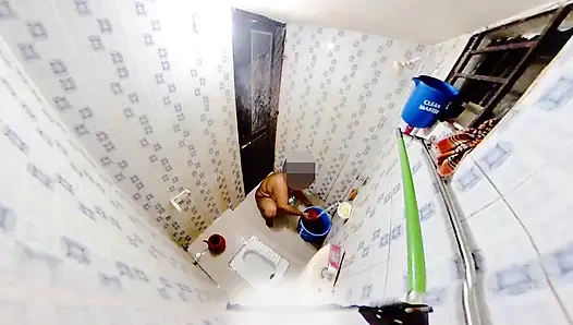 vhabi jokhon aka gosol kore toyleta