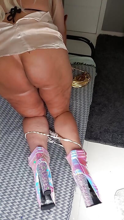 Moja nova haljina, bikini, linije preplanulosti i tvrdo nanošenje.