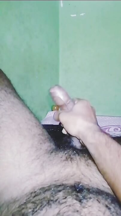 Cowok Sri Lanka lagi asik masturbasi