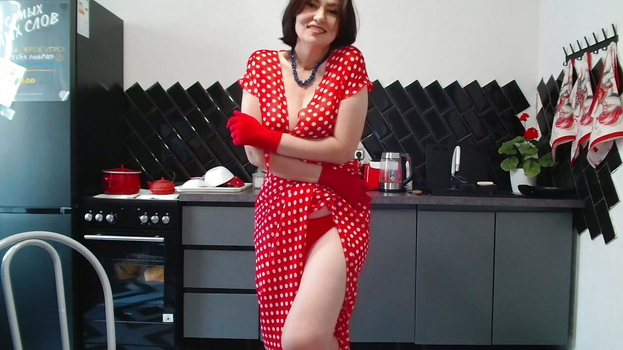 She wore red clothes and was sexy in it