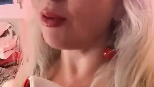 Розовая Розовая за кулисами в розовом Красном день день куколда за то, что я снял на видео субботу