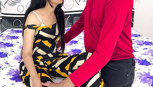 Priya'nın Patronu Iş Görüşmesi Sırasında Amını Sikiyor. Full HD Hintçe Porno Seks Filmi