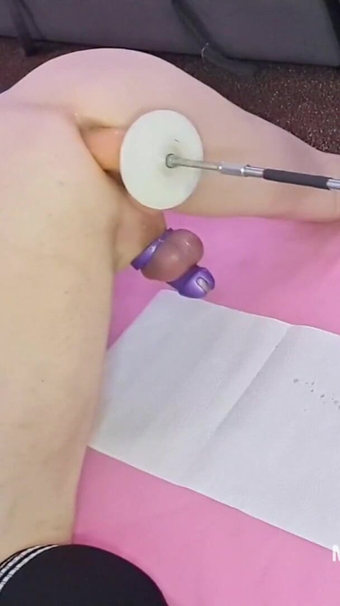 Mature DILF Mike Essex hands free chastity cage cum and pee squirt on the fucking machine | Clip 1
