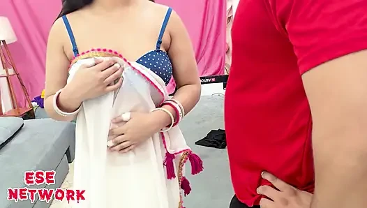 Alisha Bhabhi ne Majak Mein Electrician ka Lund Pakad liya aur Phir hui chudam-chudai..