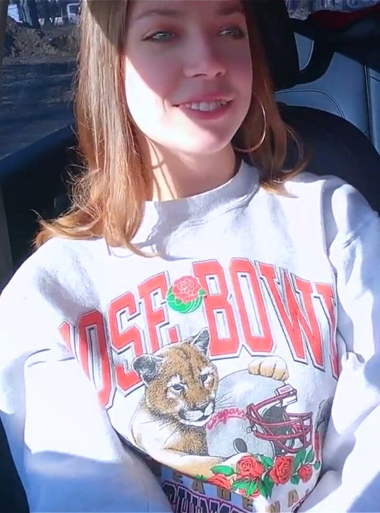 Real Russian Teenager Hitchhiker Girl Agreed to Make Deepthroat Blowjob Stranger for Cash and Swallowed Cum - Mihanika69 and Mic