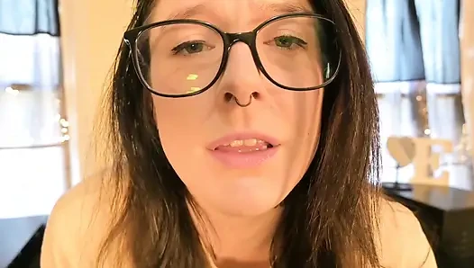 Мягкое, но извращеное поклонение члену