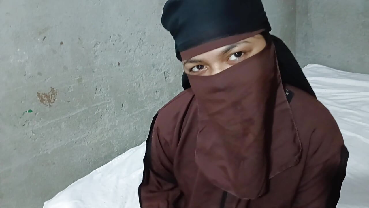 Muslim girl gives gift to house owner
