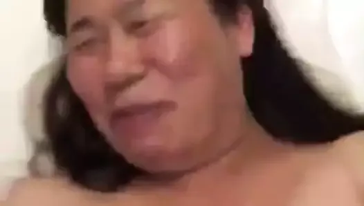 Threesome With 2 Chubby Chinese Mature